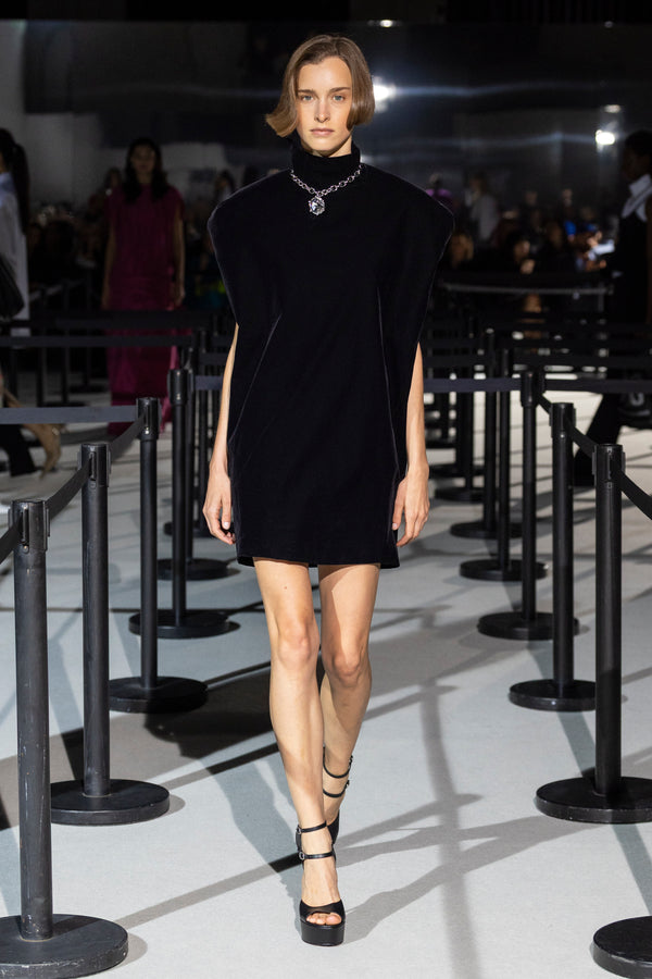 Look 15