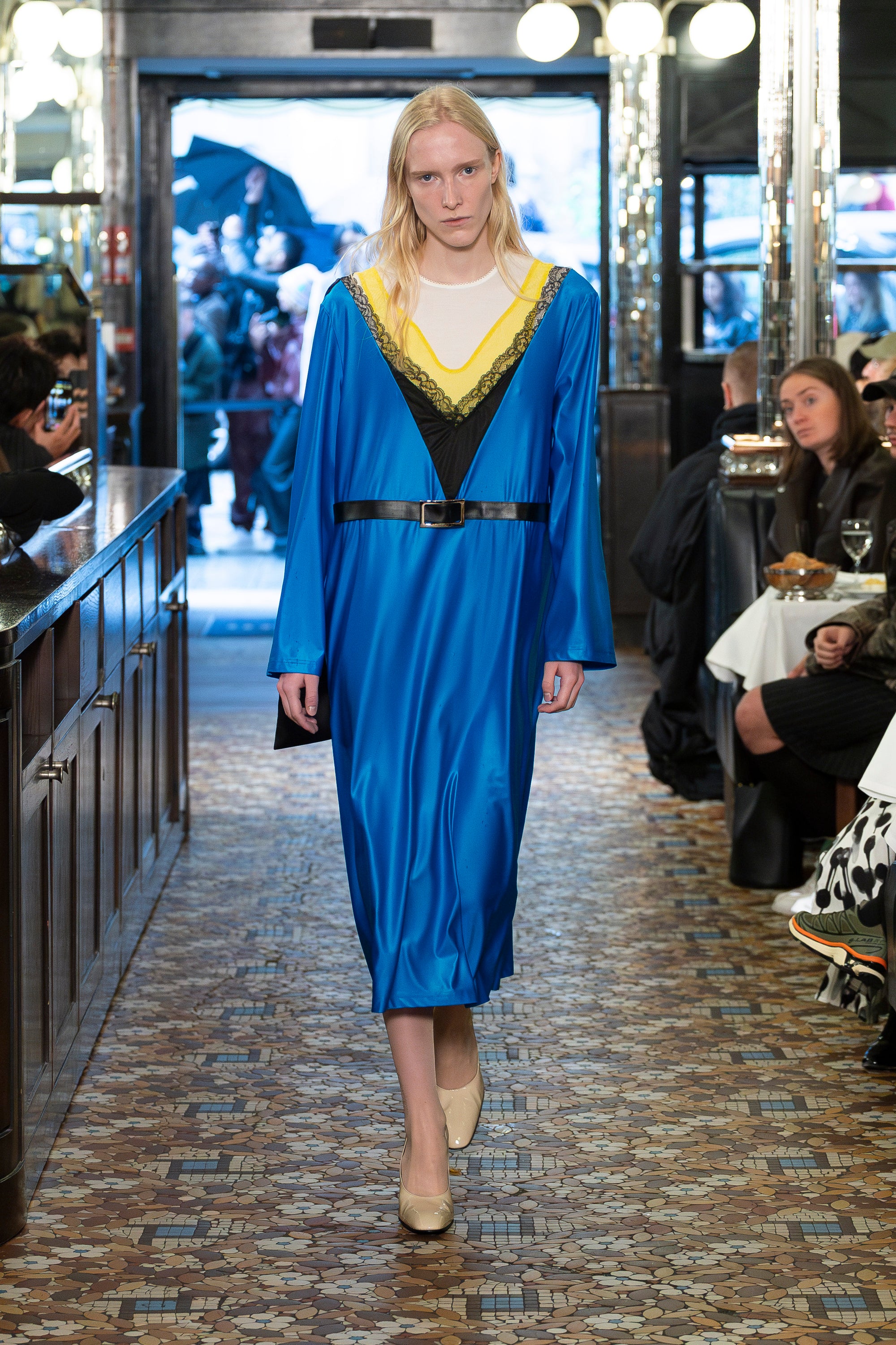 Look 11