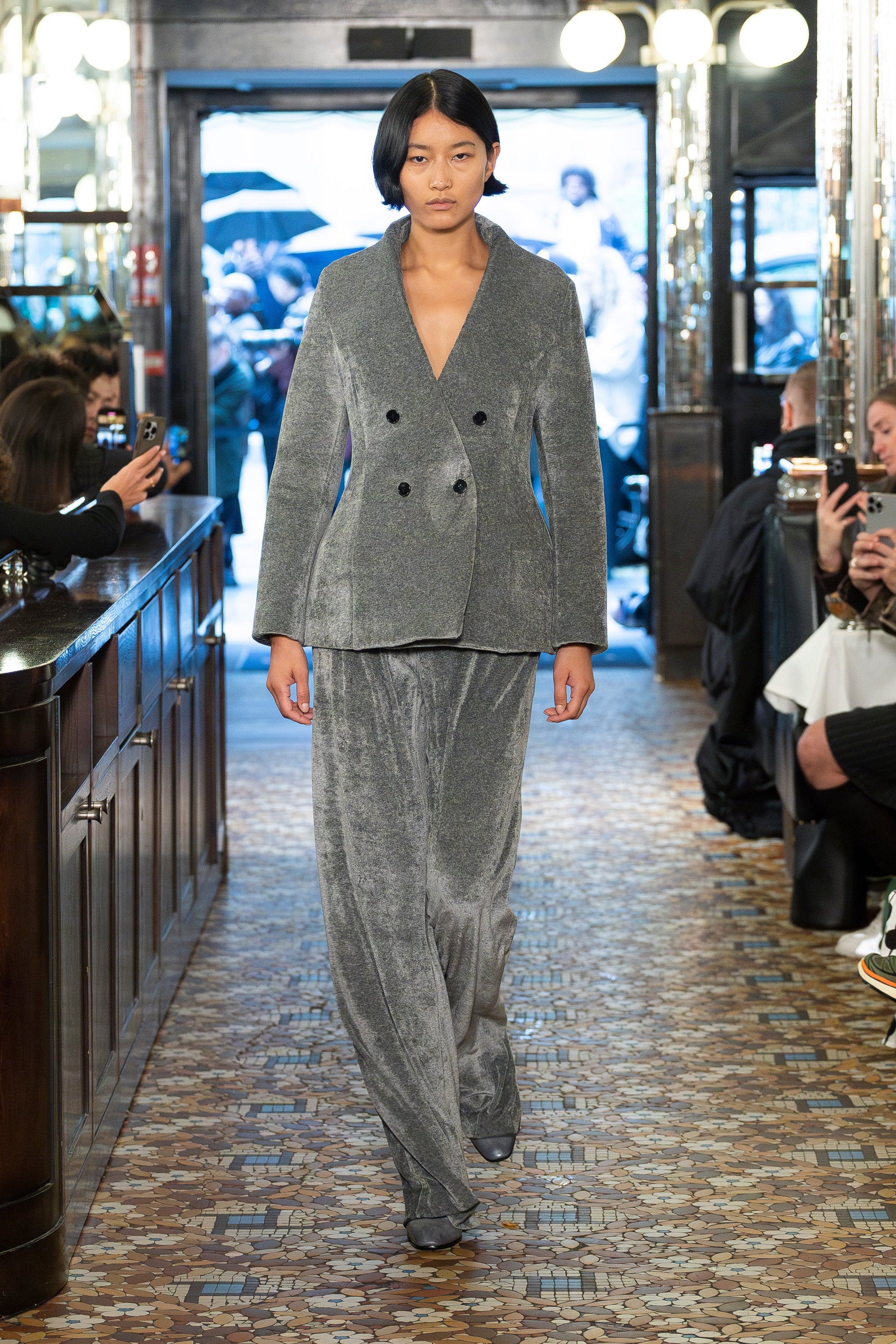 Look 12