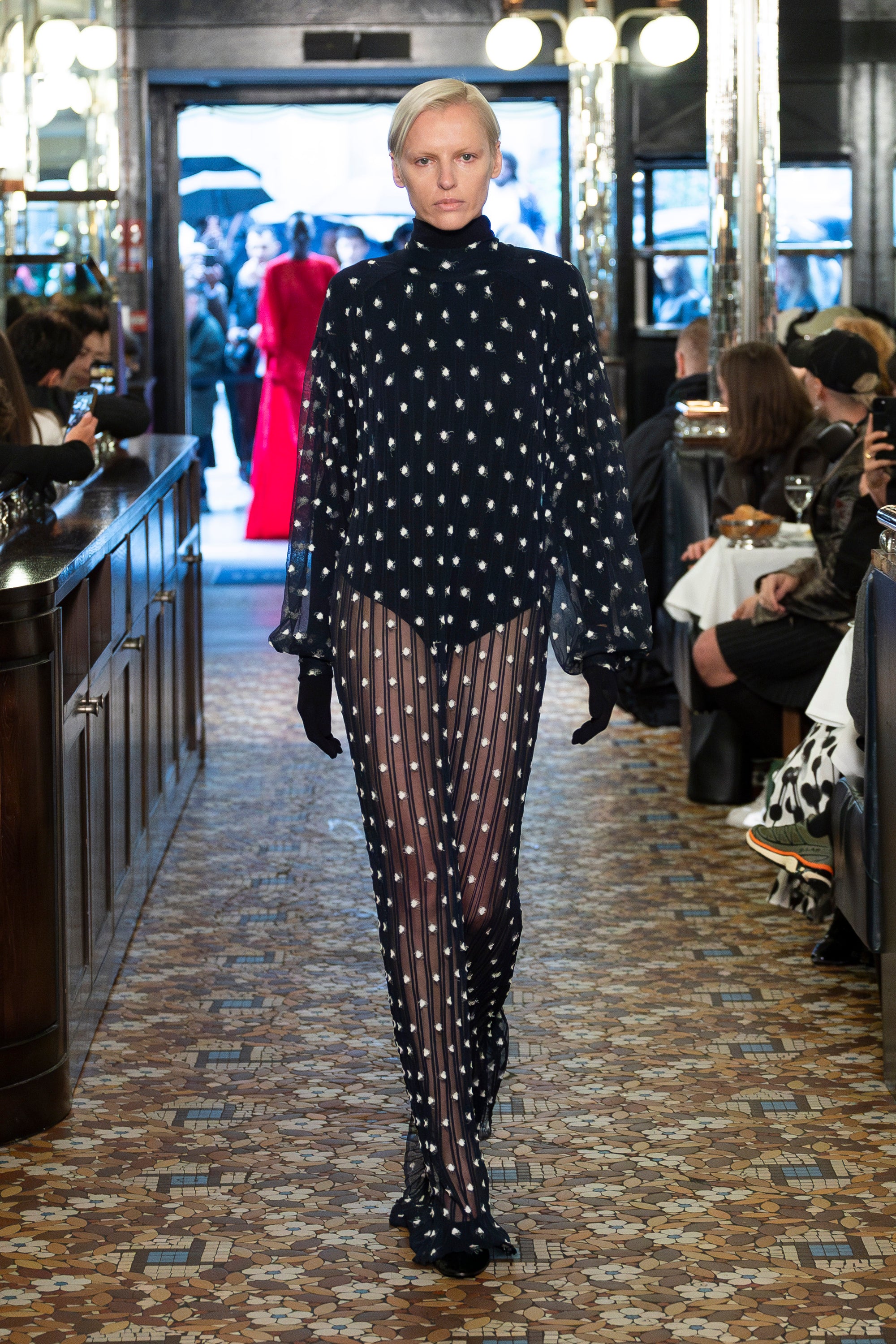 Look 13