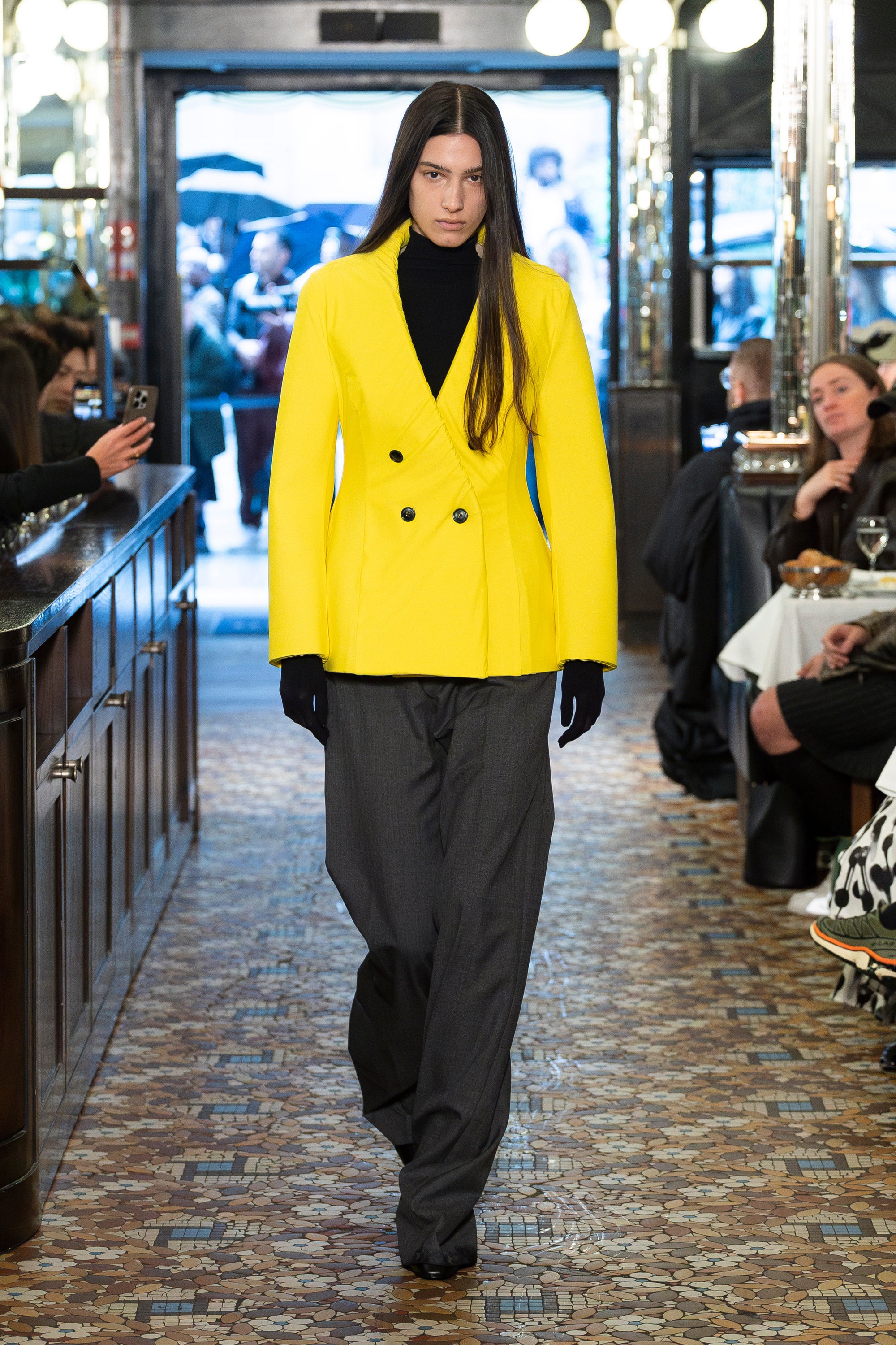 Look 15