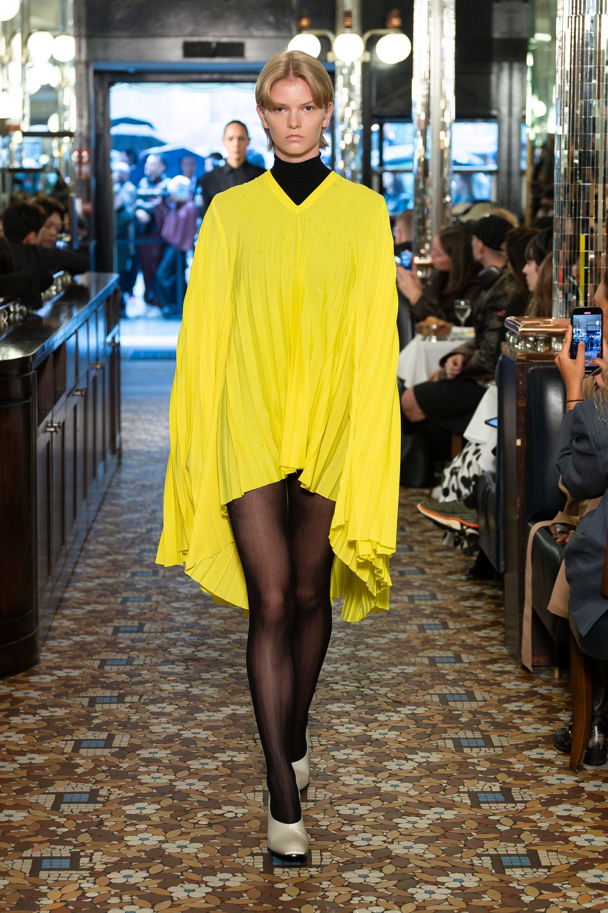 Look 19