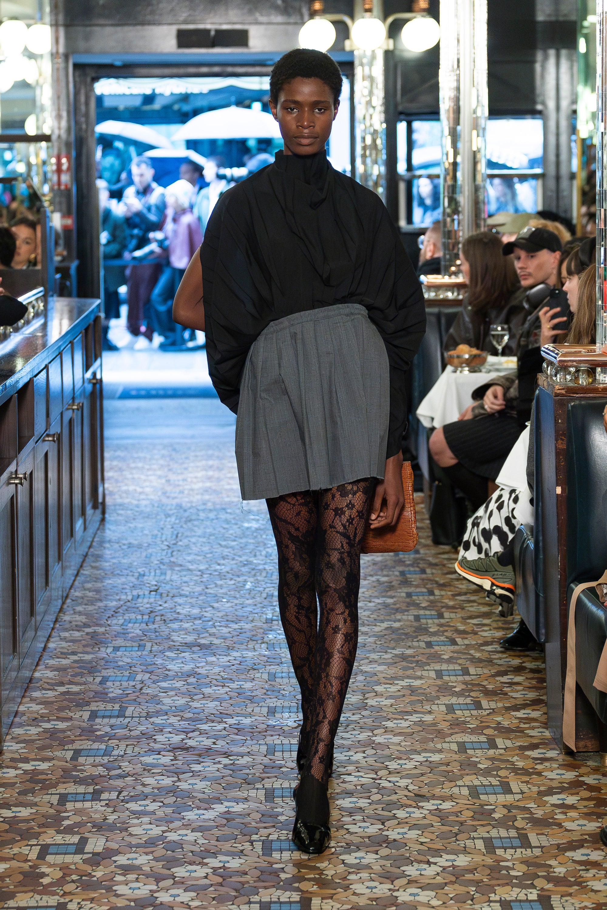 Look 28