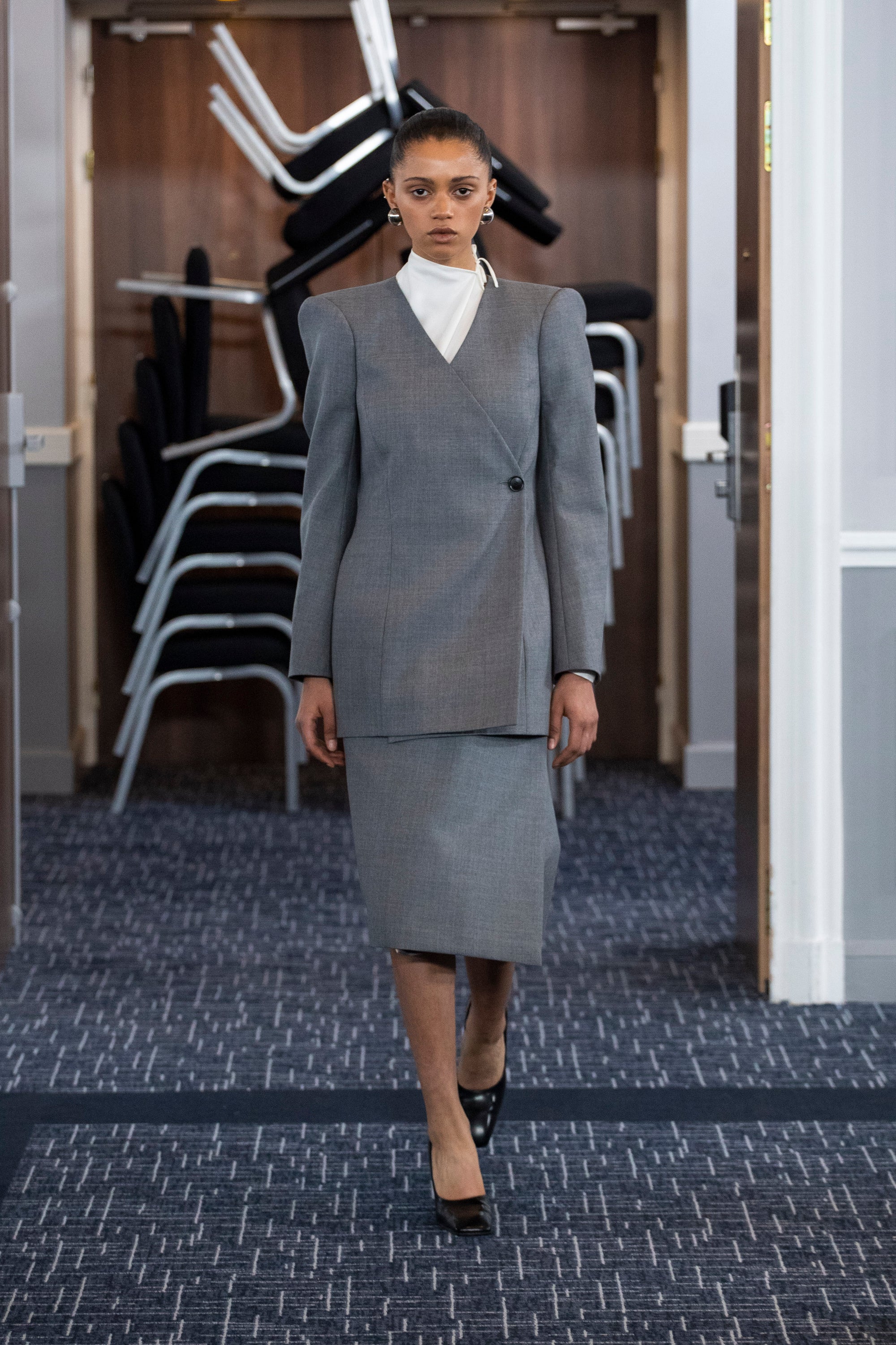 Look 10